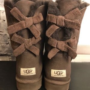 UGG short bow boots